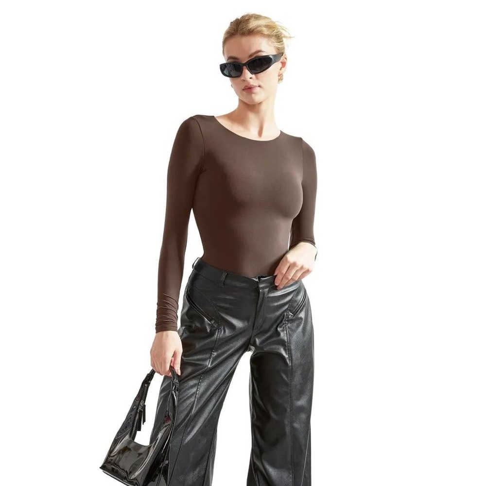 01AS.- Buttery Soft Crew Neck Bodysuit - Long Sleeve. Size Medium